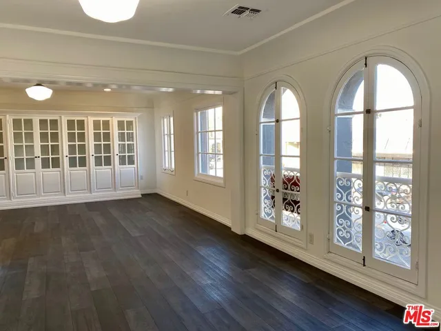 $4,995 | 619 South La Brea Avenue, Unit 2, Los Angeles, CA 90036