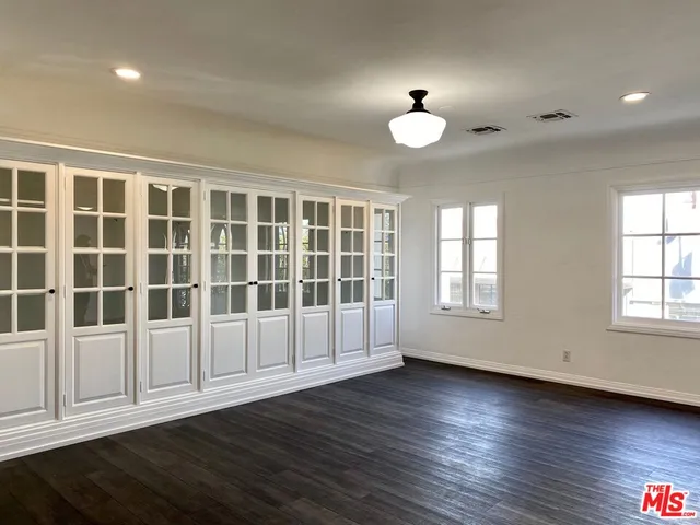 $4,995 | 619 South La Brea Avenue, Unit 2, Los Angeles, CA 90036