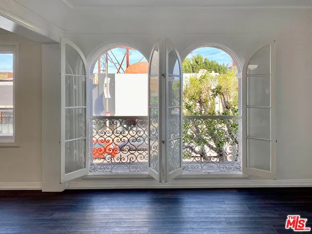 $4,995 | 619 South La Brea Avenue, Unit 2, Los Angeles, CA 90036