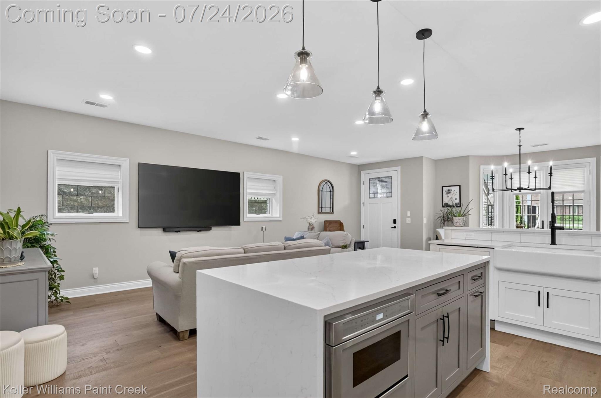 1221 North Main Street Rochester, MI 48307 - Photo 14 of 37 You'll love the open concept!
