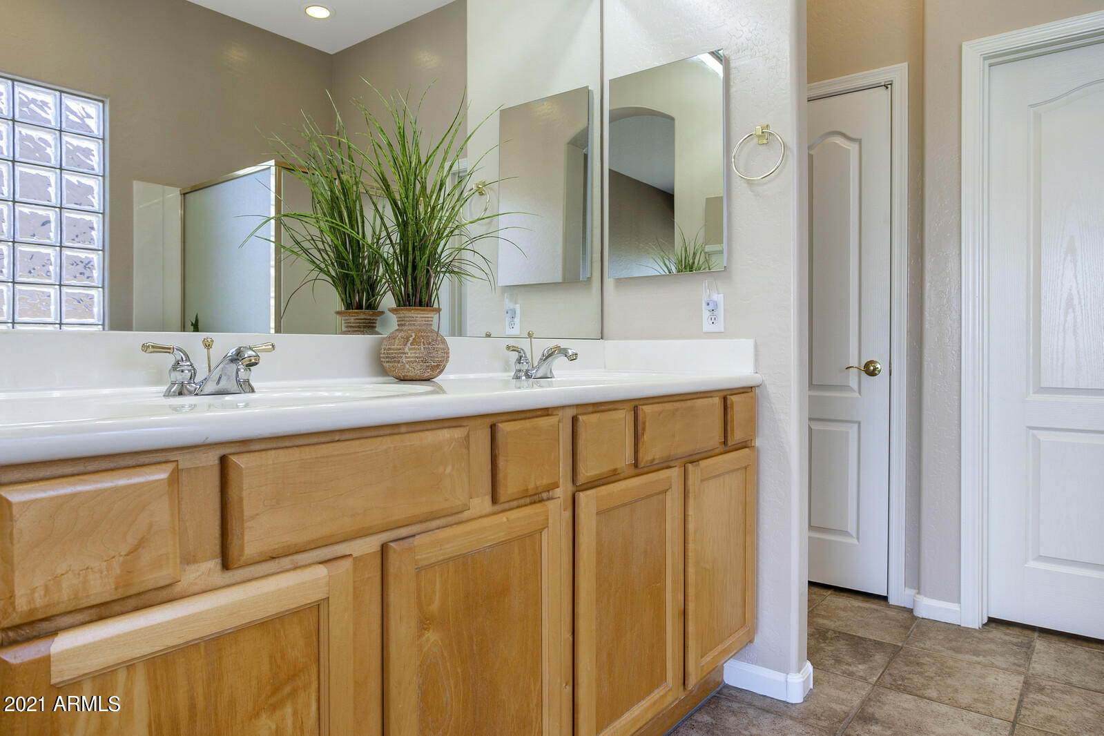 5076 East Sleepy Ranch Road Cave Creek, AZ 85331 - Photo 23 of 59 Master Bath - Executive Height Vanity