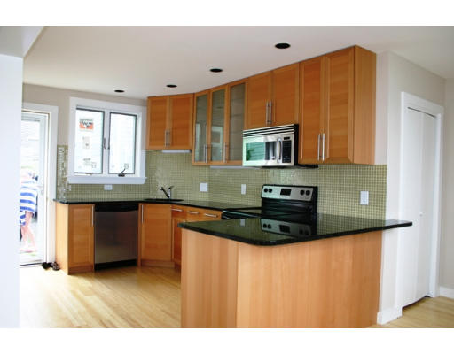 63 R Main Street, Unit 1 Rockport, MA 01966 - Photo 3 of 7 Gallery Image 3