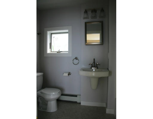 63 R Main Street, Unit 1 Rockport, MA 01966 - Photo 5 of 7 Gallery Image 5
