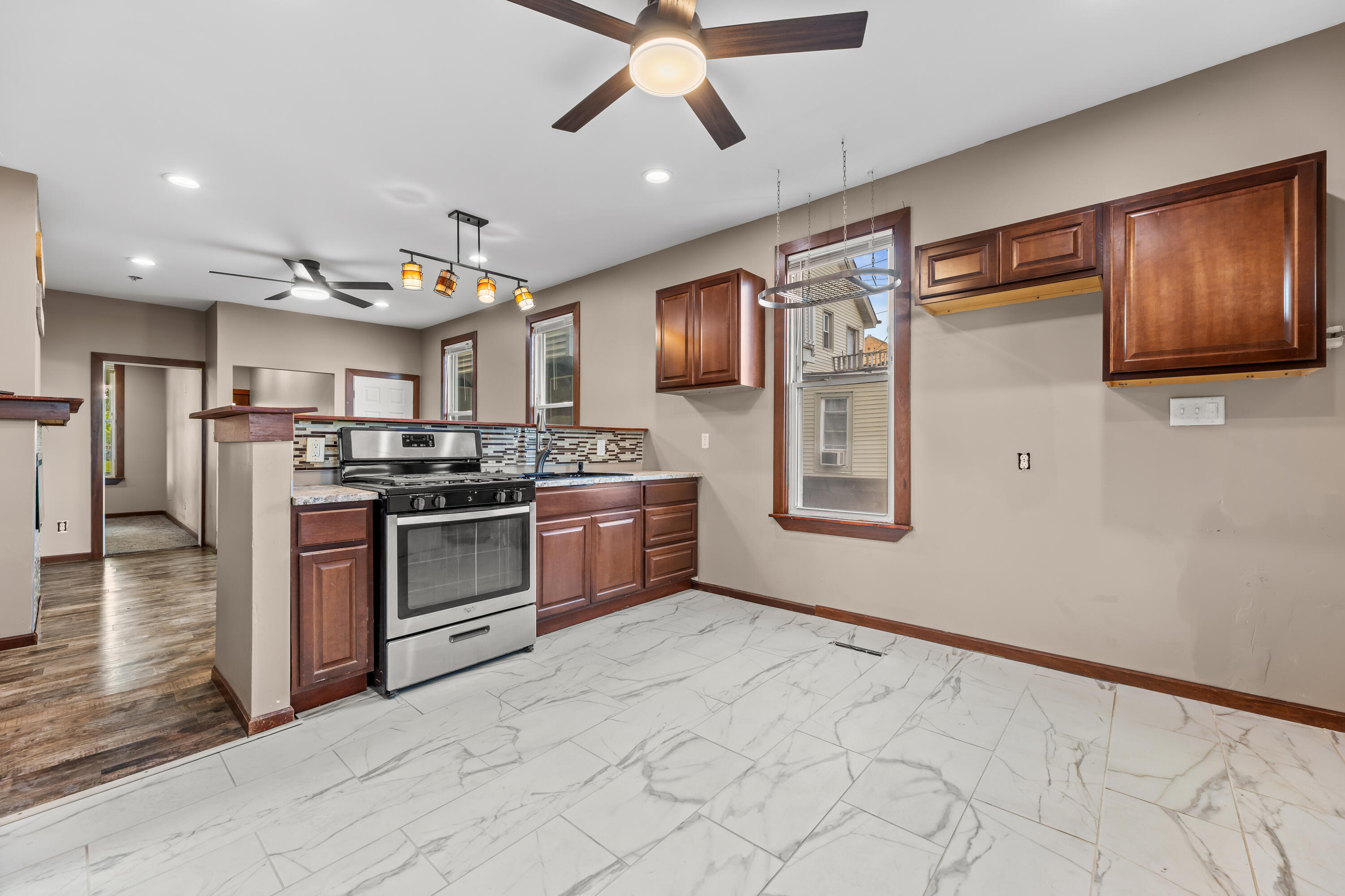 446 North 28th Street, Unit 448 Milwaukee, WI 53208 - Photo 23 of 25 IMG_2190