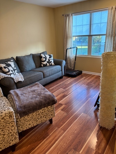 1433 White Pine Lane Bolingbrook, IL 60490 - Photo 13 of 25 a living room with furniture and window