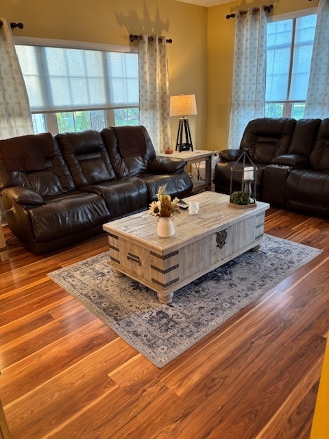 1433 White Pine Lane Bolingbrook, IL 60490 - Photo 4 of 25 a living room with furniture and a couch
