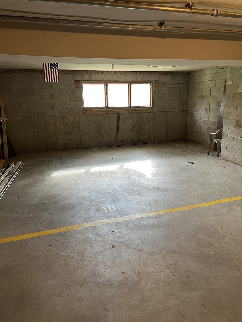 787 Wilson Avenue, Unit 10 Glen Ellyn, IL 60137 - Photo 25 of 26 a view of empty room