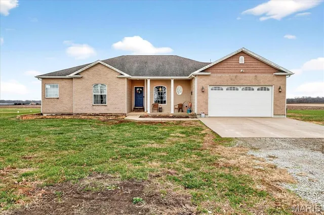 $450,000 | 6353 Highway 15, Mascoutah, IL 62258