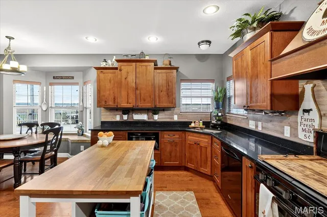 $450,000 | 6353 Highway 15, Mascoutah, IL 62258