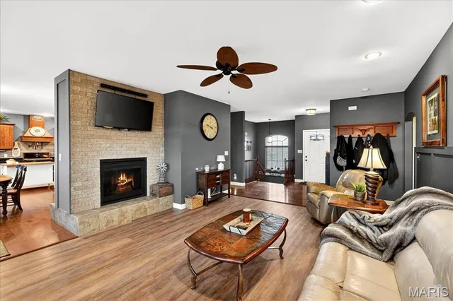 $450,000 | 6353 Highway 15, Mascoutah, IL 62258