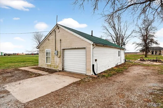 $450,000 | 6353 Highway 15, Mascoutah, IL 62258