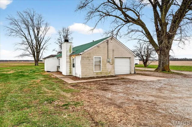 $450,000 | 6353 Highway 15, Mascoutah, IL 62258