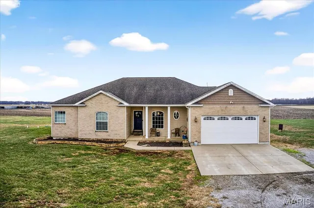 $450,000 | 6353 Highway 15, Mascoutah, IL 62258