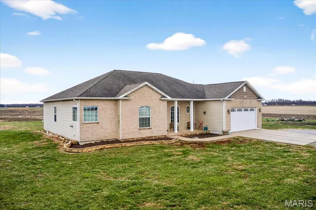 $450,000 | 6353 Highway 15, Mascoutah, IL 62258