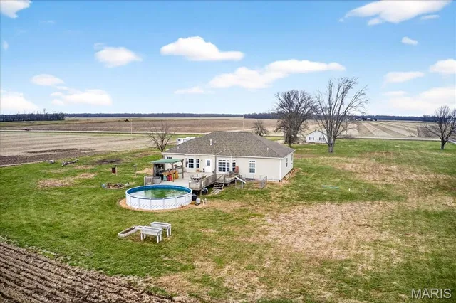 $450,000 | 6353 Highway 15, Mascoutah, IL 62258