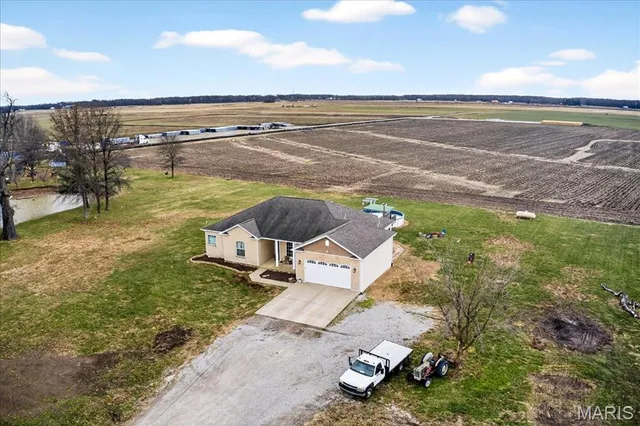 $450,000 | 6353 Highway 15, Mascoutah, IL 62258