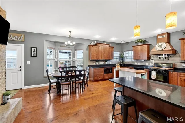 $450,000 | 6353 Highway 15, Mascoutah, IL 62258