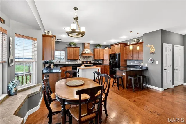 $450,000 | 6353 Highway 15, Mascoutah, IL 62258