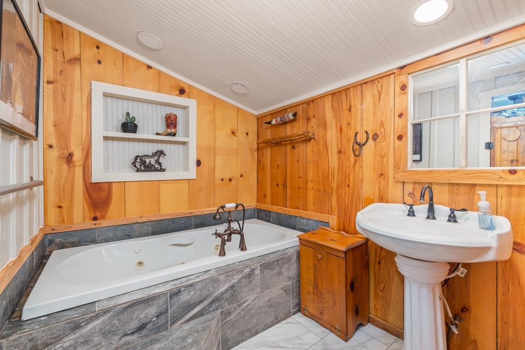 702 14th Street Bandera, TX 78003 - Photo 24 of 40