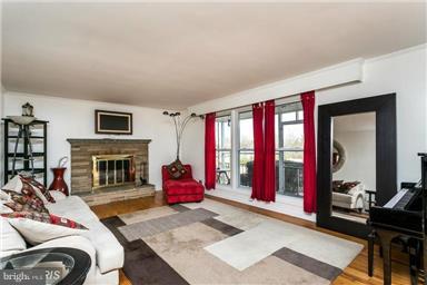 1900 Pot Spring Road Lutherville-Timonium, MD 21093 - Photo 6 of 13 Living Room