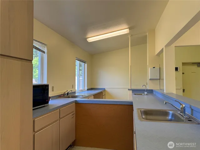 $1,600 | 31 Colwell Street, Port Hadlock, WA 98339