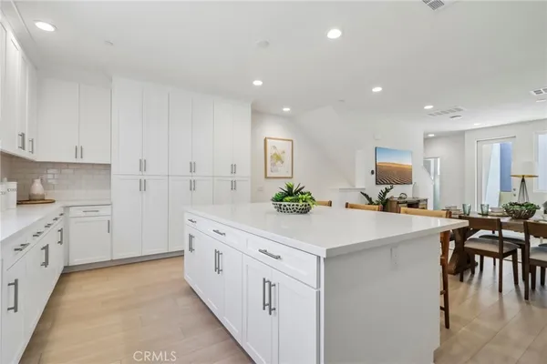 $749,990 | 5868 Linden, Unit 6, Long Beach, CA 90805