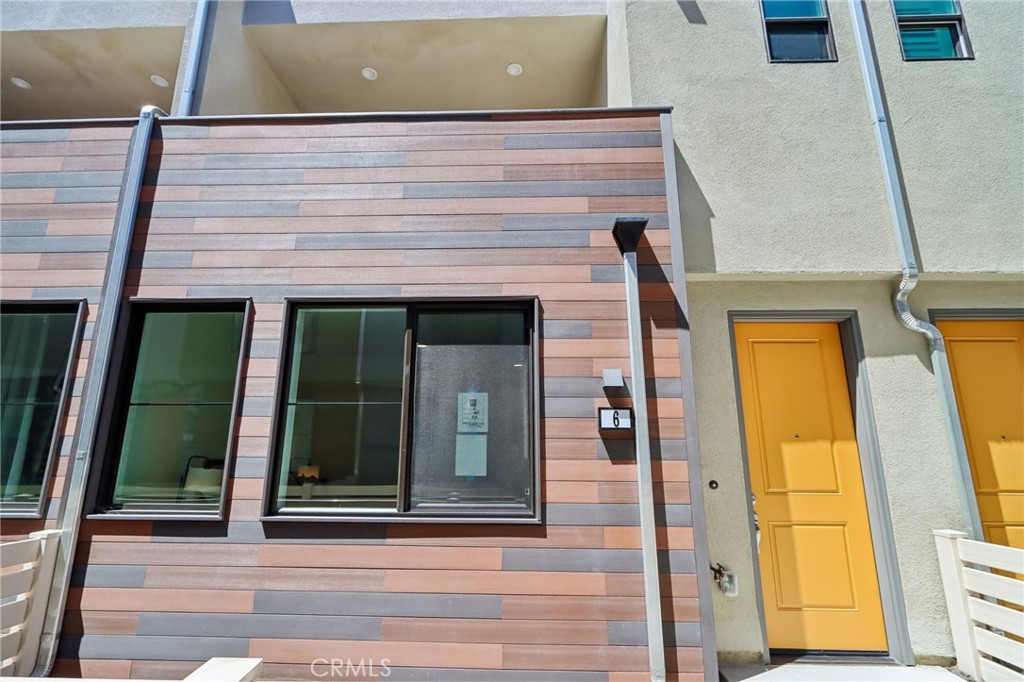 5868 Linden, Unit 6 Long Beach, CA 90805 - Photo 29 of 34 a view of a door of the house