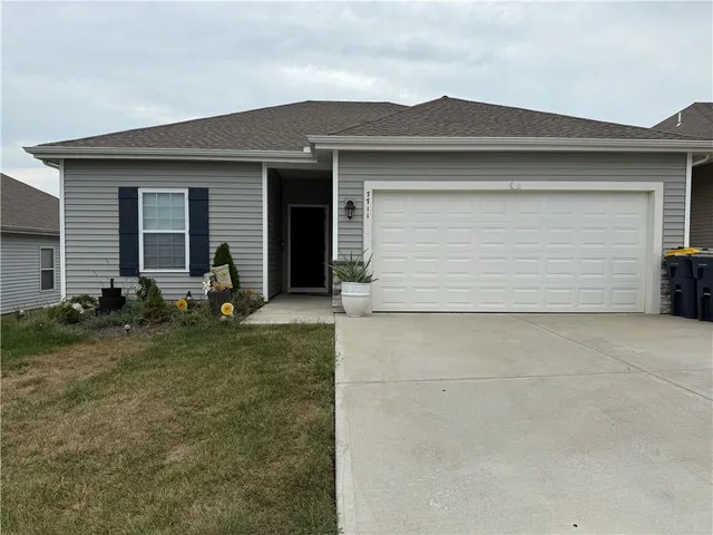 $305,000 | 7711 Northwest 123 Terrace, Kansas City, MO 64163