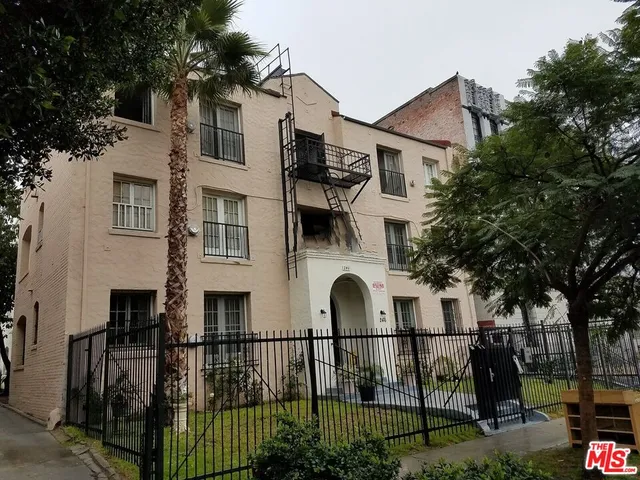 $1,299 | 246 South Kenmore Avenue, Unit 202, Los Angeles, CA 90004