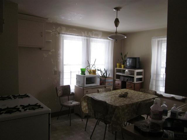 210 North Rolff Street Davenport, IA 52804 - Photo 2 of 10 Gallery Image 2