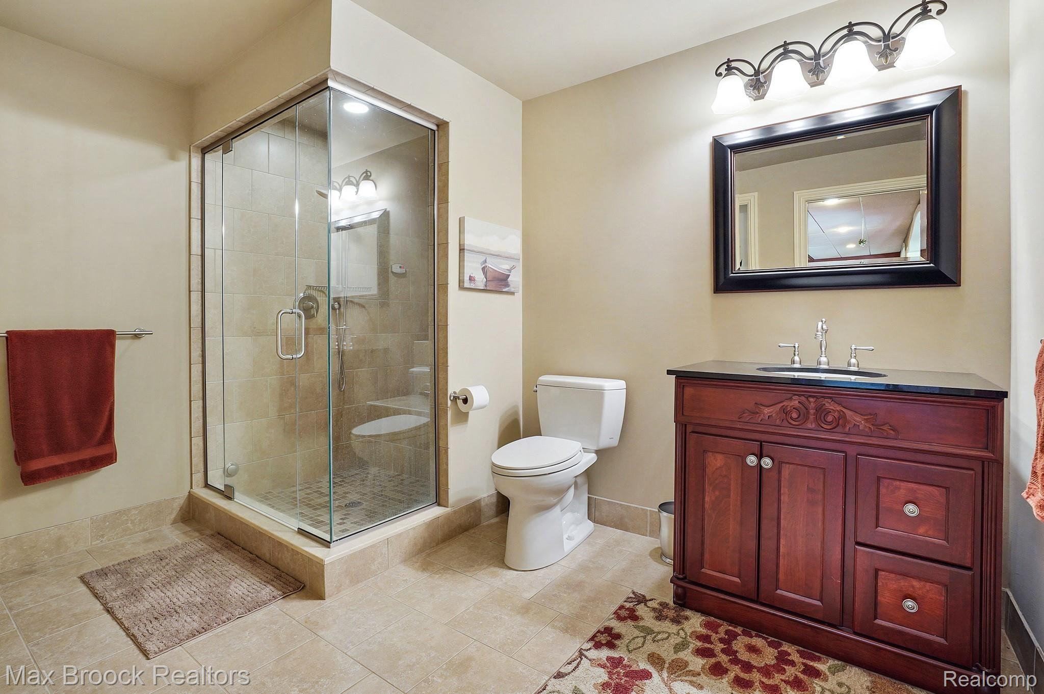 4633 The Hts Boulevard Rochester, MI 48306 - Photo 39 of 48 DSC08255.jpg