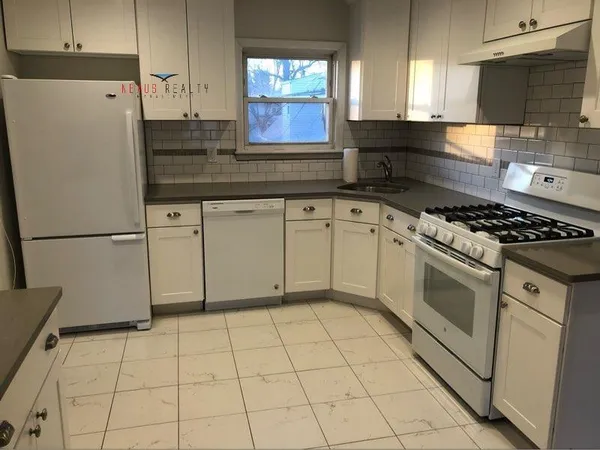 $2,600 | 233-75 87th Avenue, Unit 2 | Bellerose