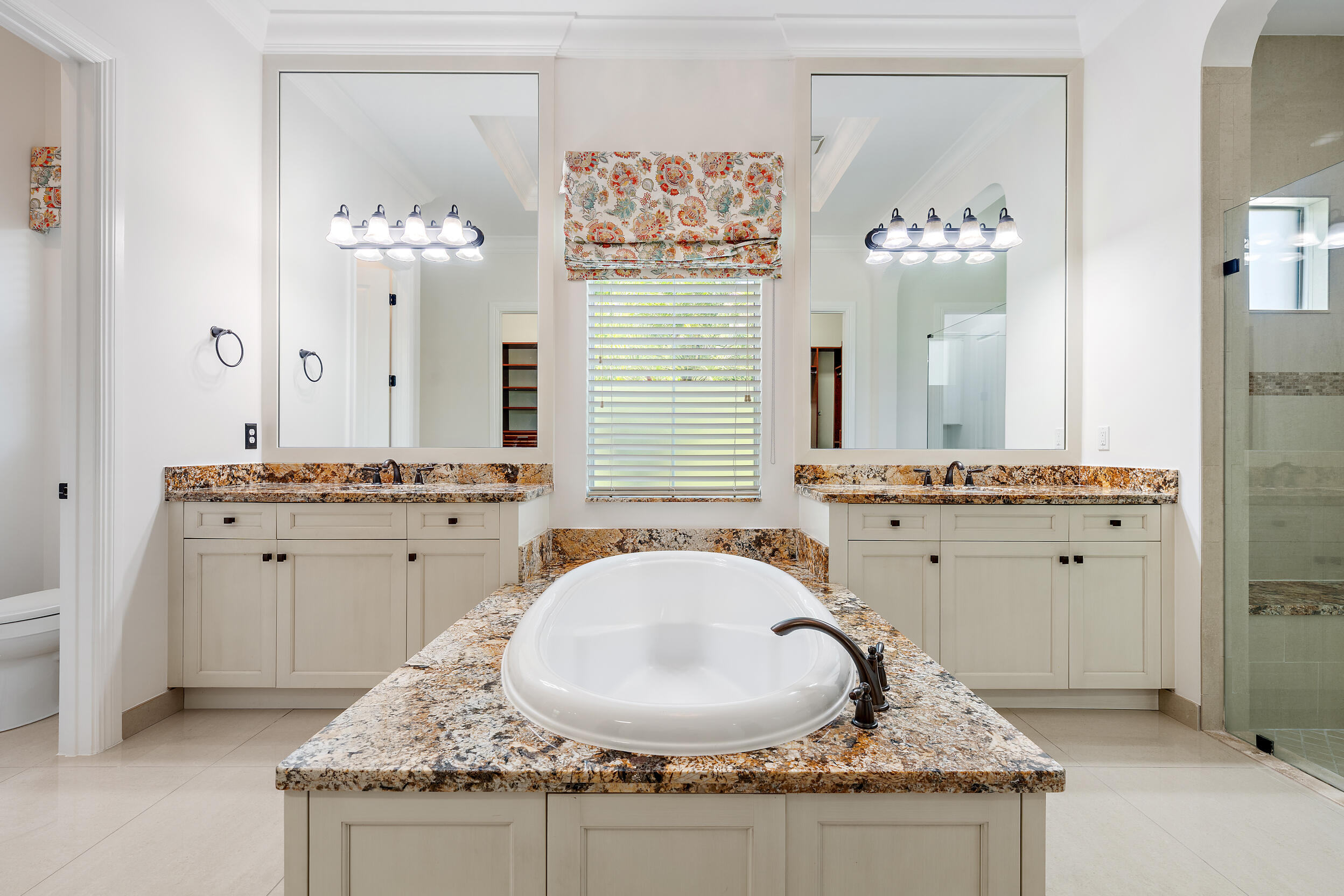 8176 Southeast Red Root Way Jupiter, FL 33458 - Photo 32 of 47 Primary Bathroom