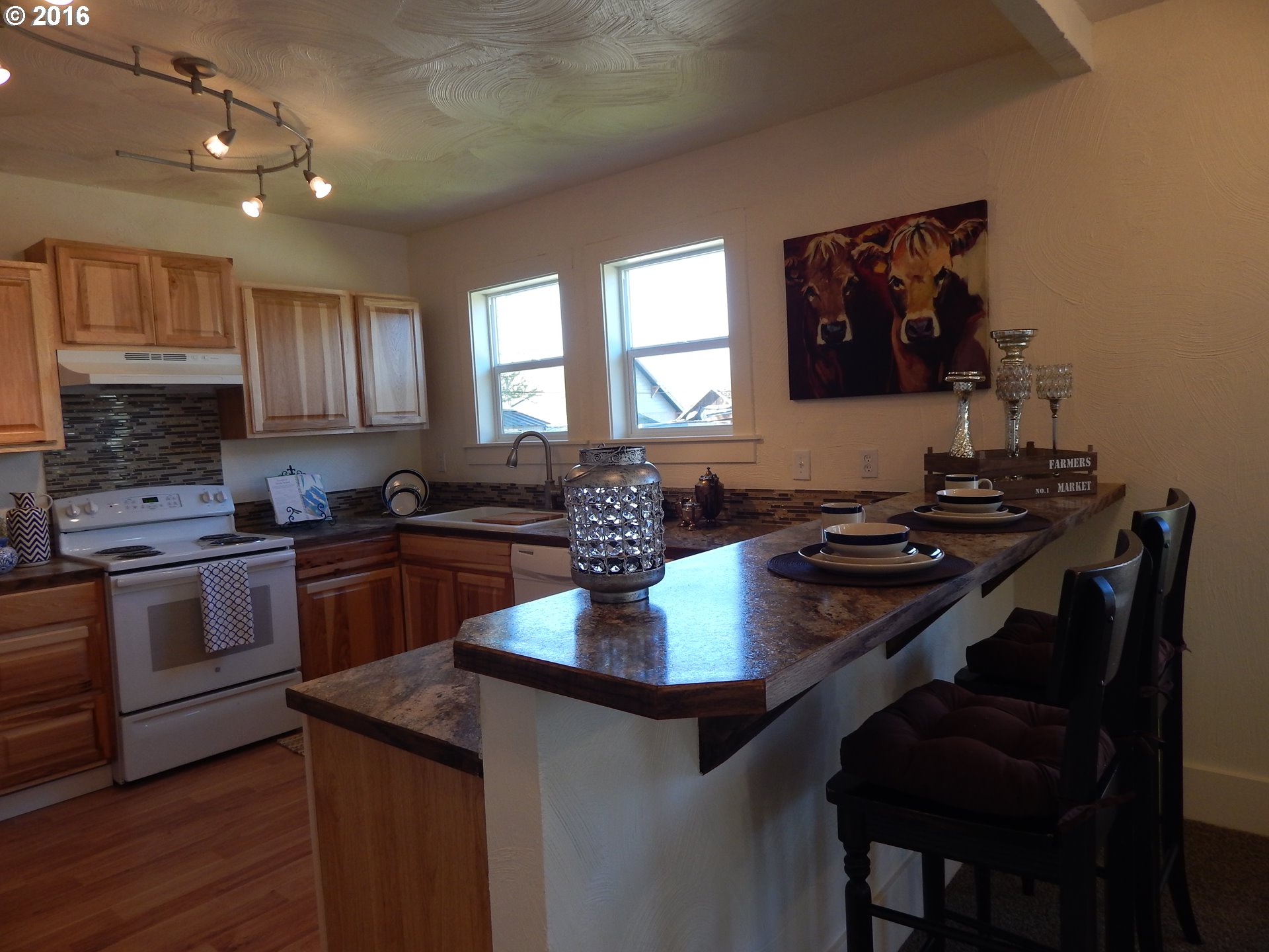 1530 Doborout Street Myrtle Point, OR 97458 - Photo 5 of 14 Gallery Image 5