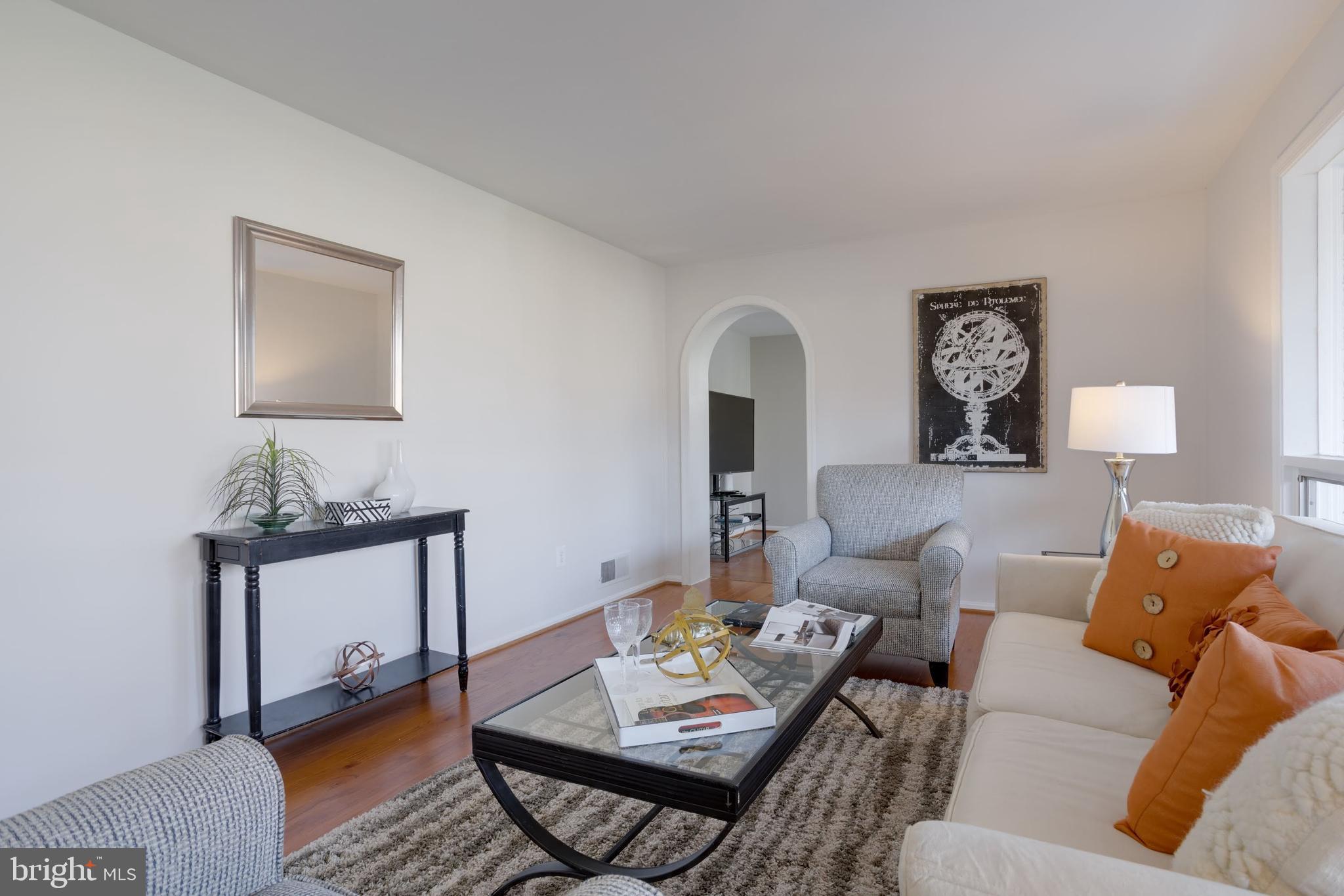 5307 Richardson Drive Fairfax, VA 22032 - Photo 11 of 57 Living Room