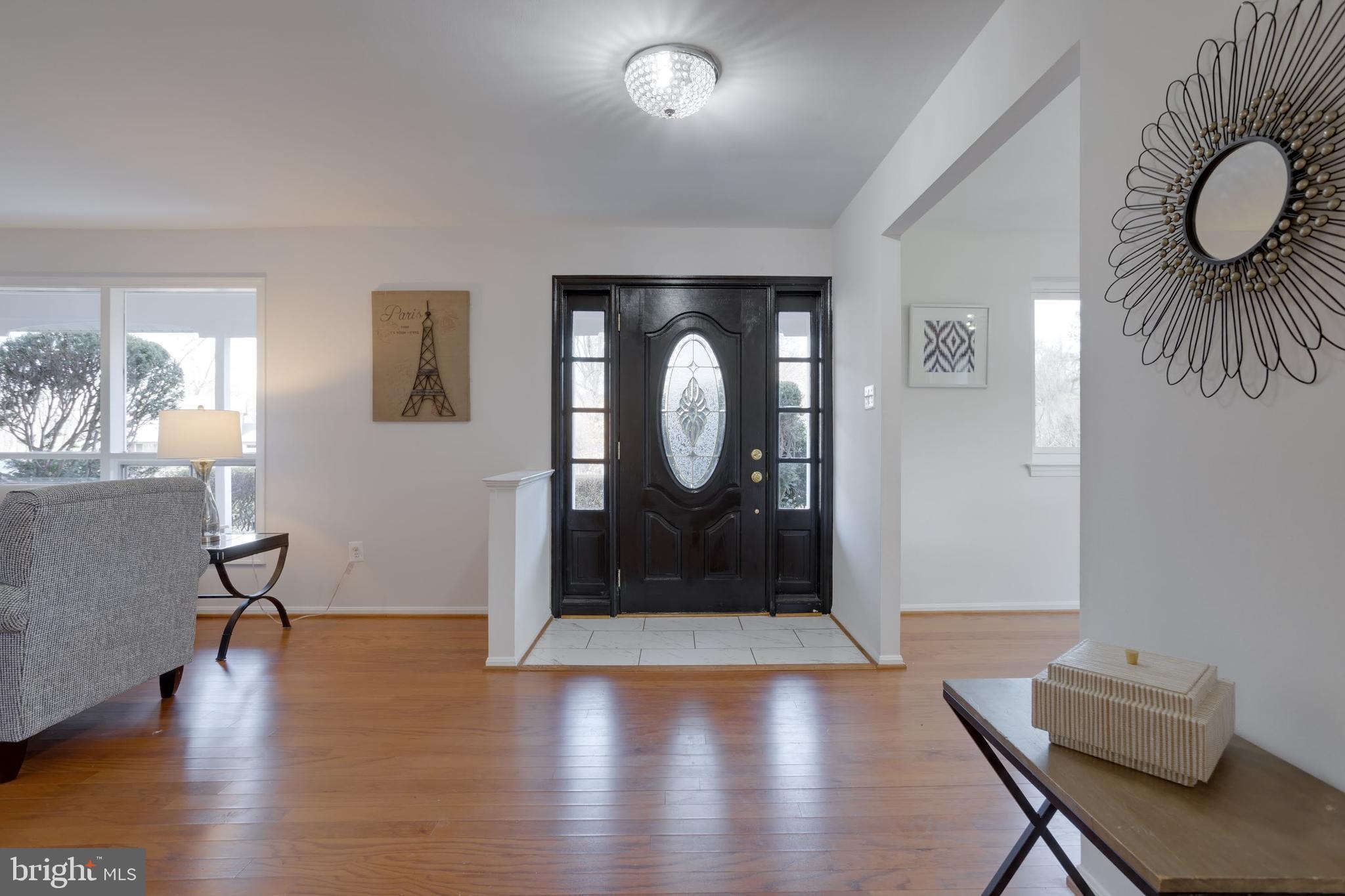 5307 Richardson Drive Fairfax, VA 22032 - Photo 8 of 57 Bright & Open Front Entry