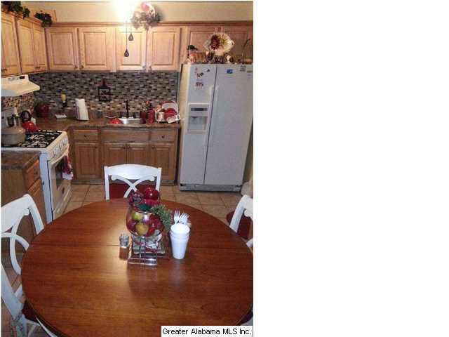 1014 Manor Circle Bessemer, AL 35020 - Photo 6 of 10