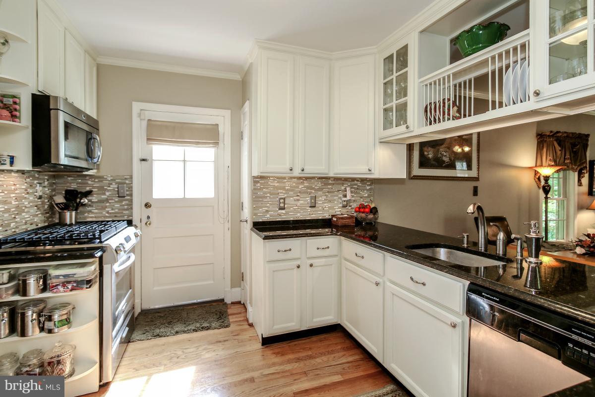 4004 Beverly Road Rockville, MD 20853 - Photo 14 of 30 Kitchen