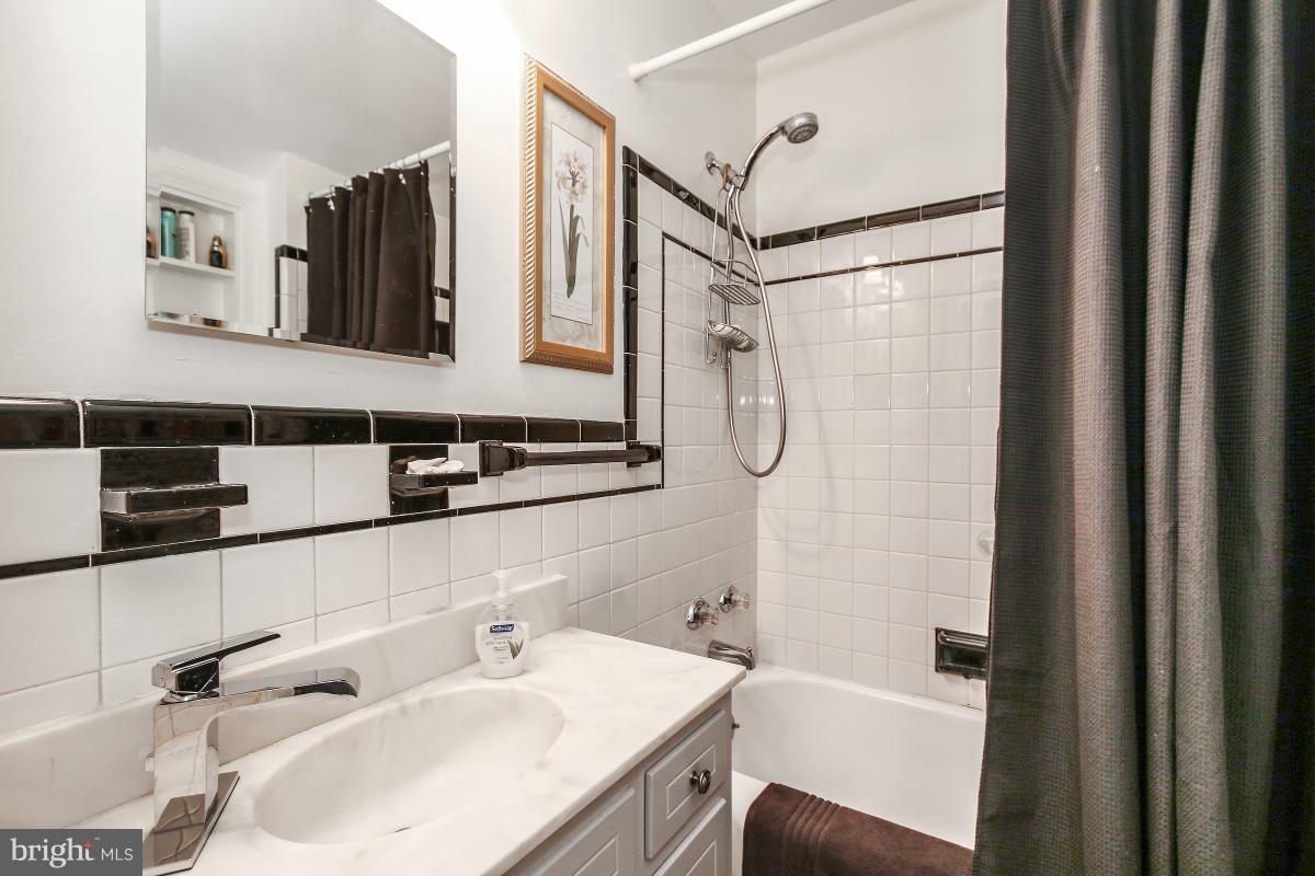 4004 Beverly Road Rockville, MD 20853 - Photo 23 of 30 Bath