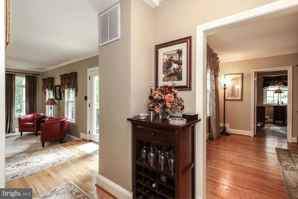 4004 Beverly Road Rockville, MD 20853 - Photo 7 of 30 Hallway