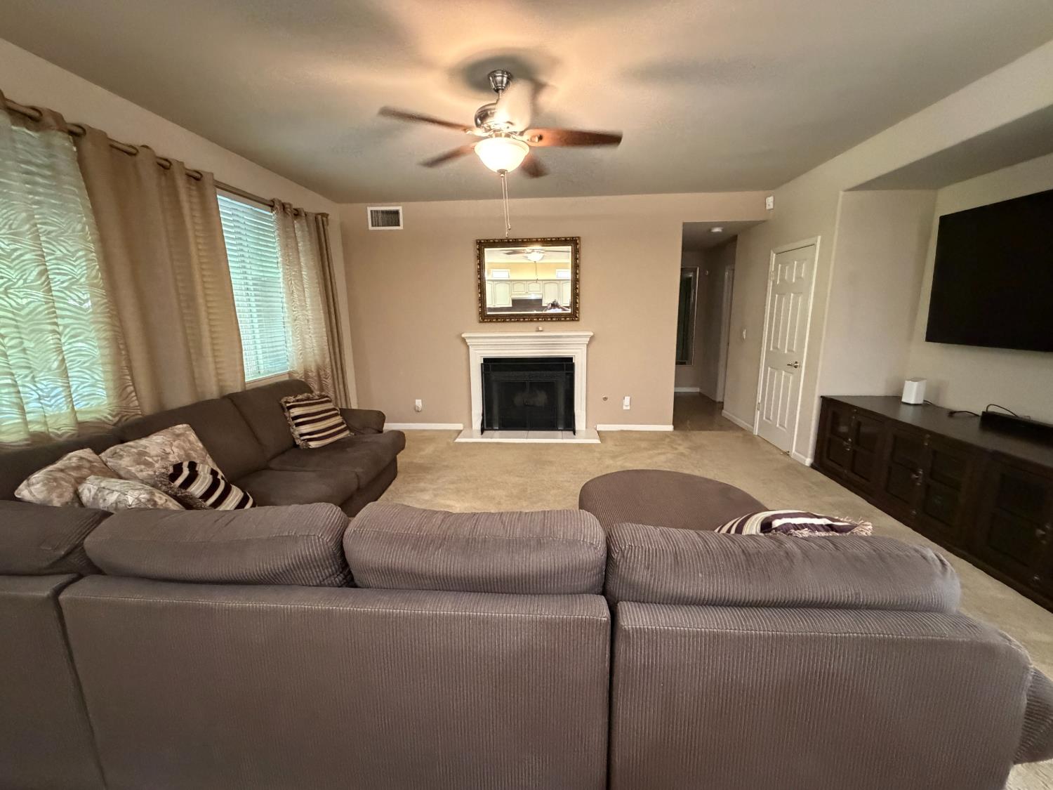 4683 North Arrow Ridge Way Clovis, CA 93619 - Photo 4 of 4