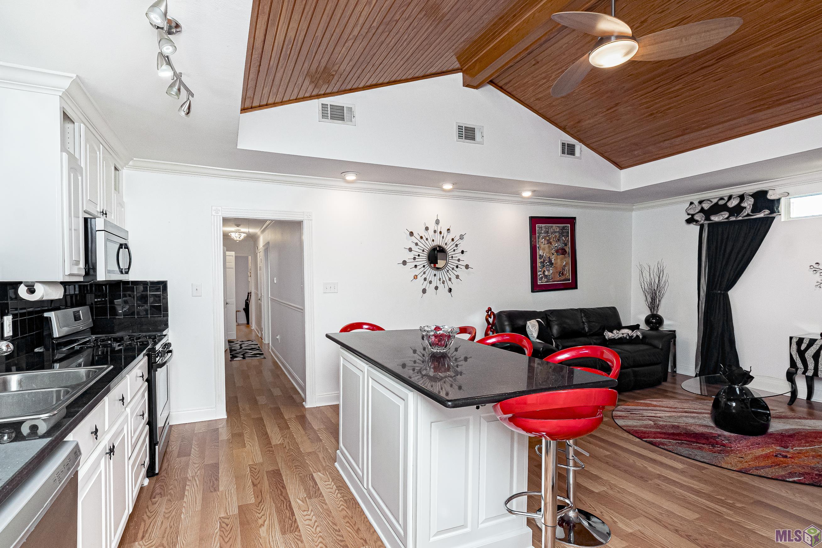 3105 Pen Street Baton Rouge, LA 70802 - Photo 8 of 23 PINEWOOD CEILING