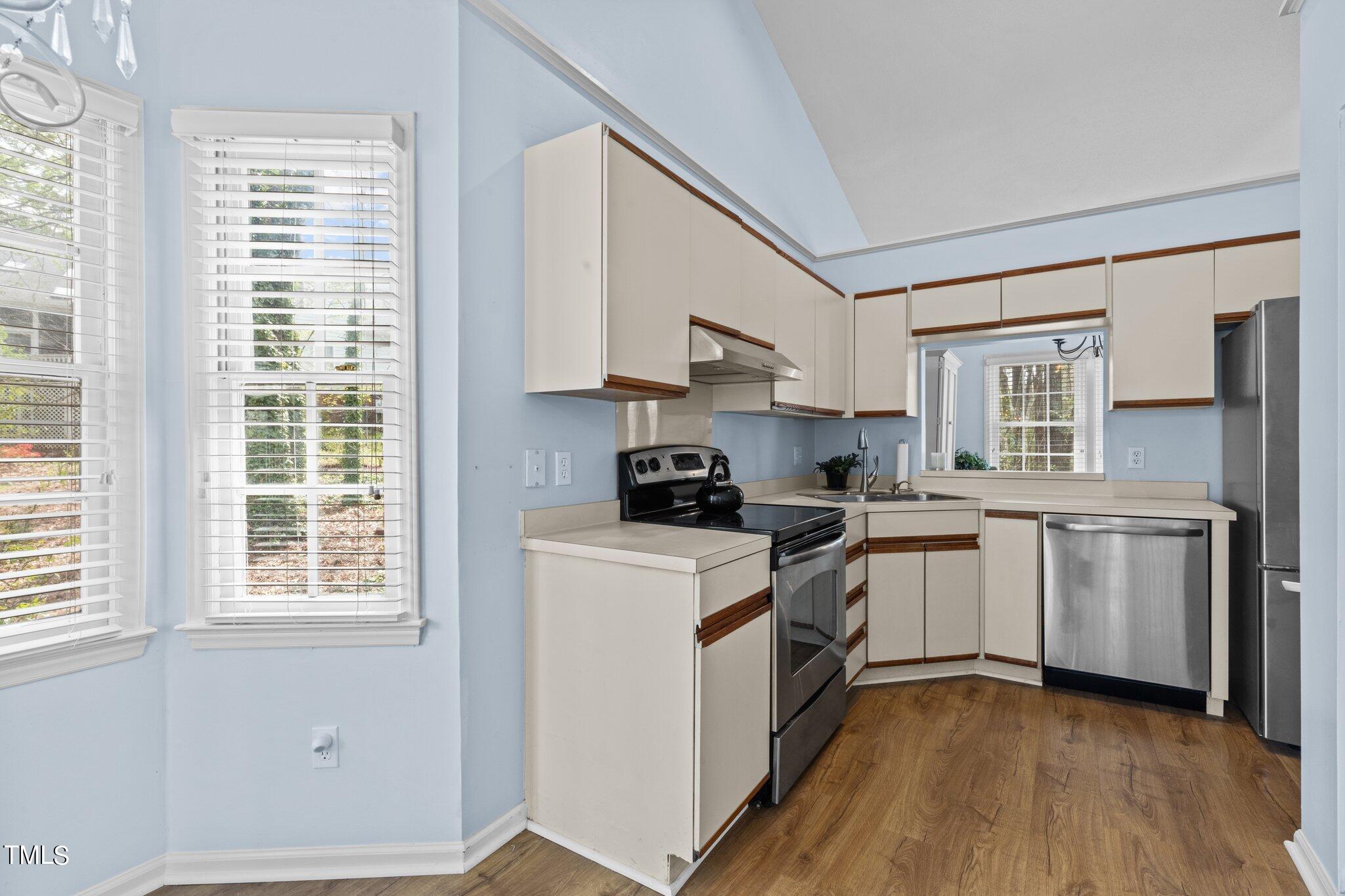 137 Renwick Court Raleigh, NC 27615 - Photo 11 of 31 27-web-or-mls-8Y3A8828