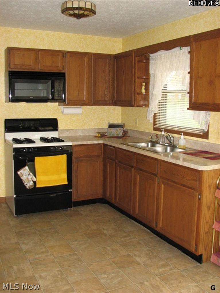 1400 Argonne Road Cleveland, OH 44121 - Photo 4 of 25 Gallery Image 4
