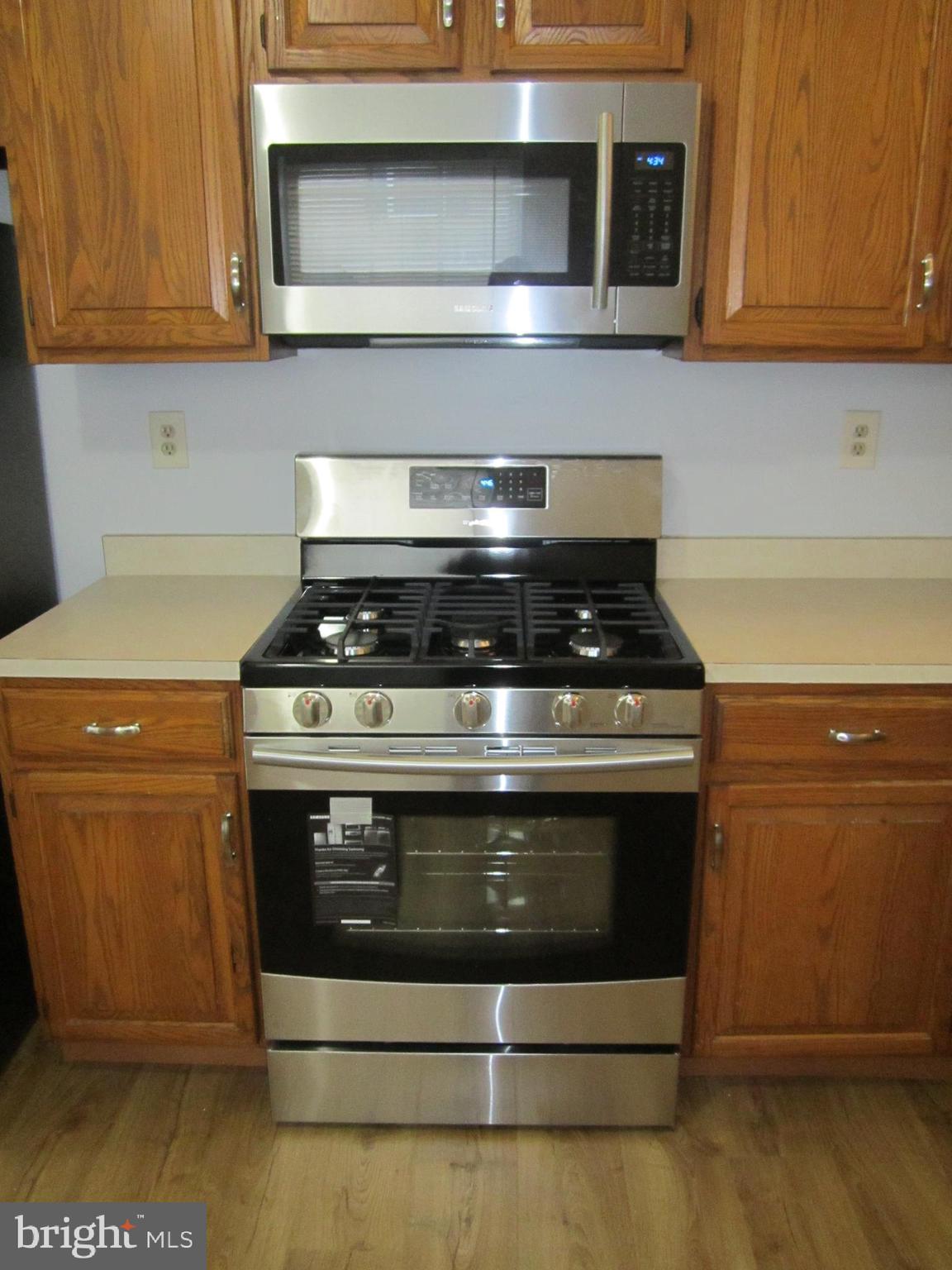 92 Versailles Court Hamilton, NJ 08619 - Photo 10 of 28