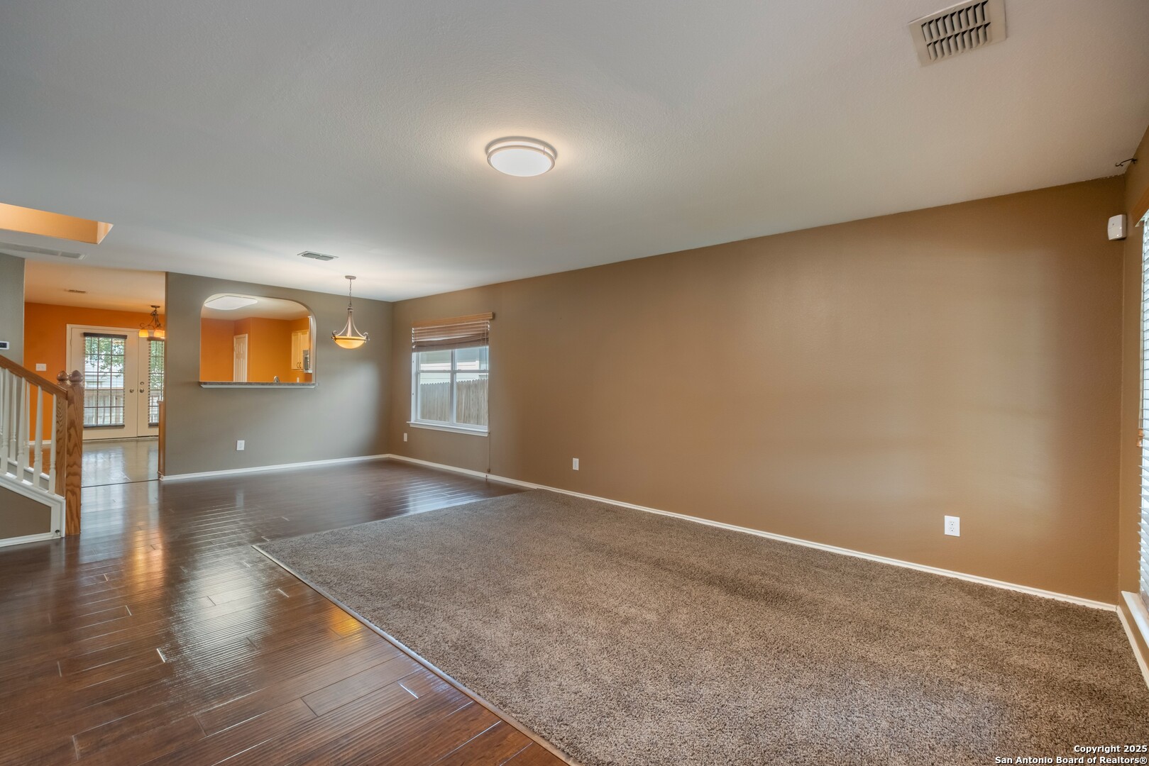 10407 Crystal View Universal City, TX 78148 - Photo 5 of 38