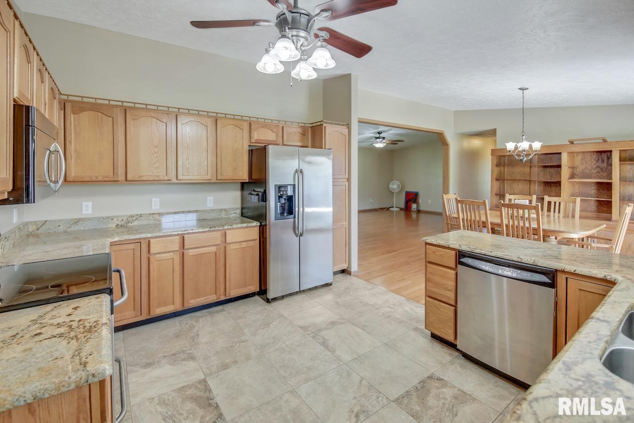 21221 North Hampton Road Chillicothe, IL 61523 - Photo 6 of 33 Gallery Image 6