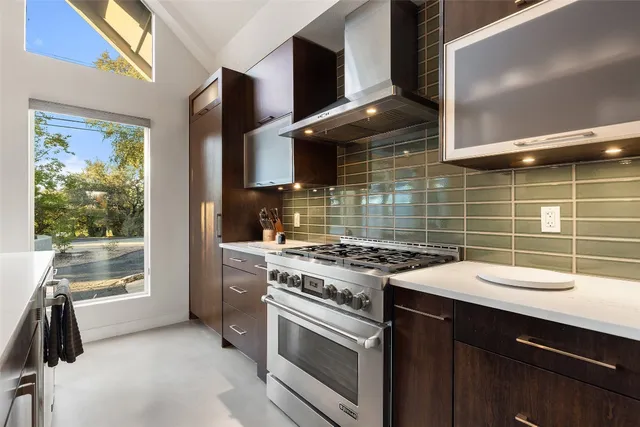 $850,000 | 915 Biscayne Street, Lakeway, TX 78734