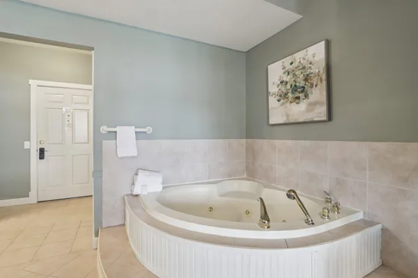 $2,600,000 | 4200 West End Road, Geneva, WI 53147