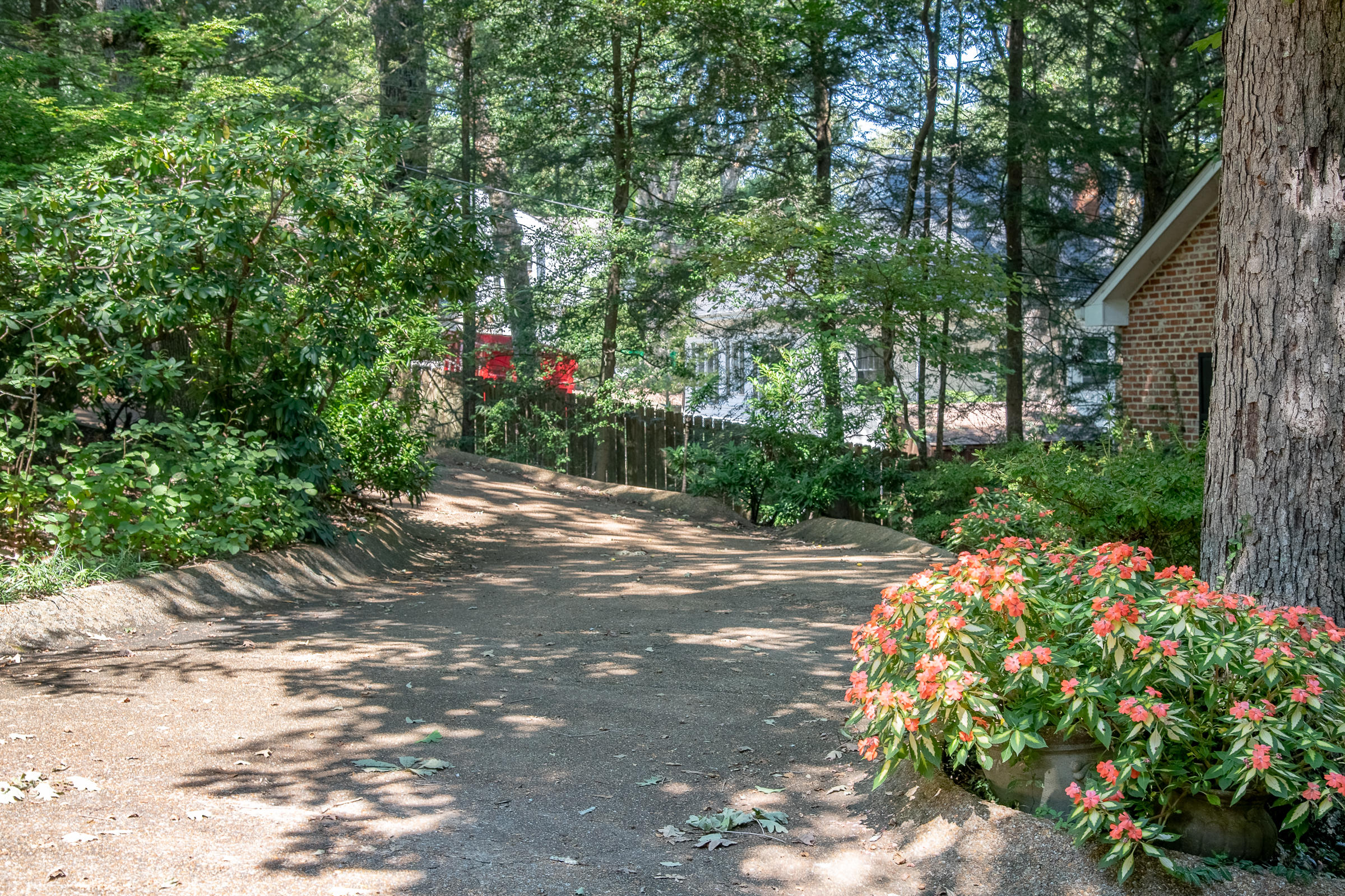 611 West Sunset Road Lookout Mountain, TN 37350 - Photo 2 of 20 WSunset-1